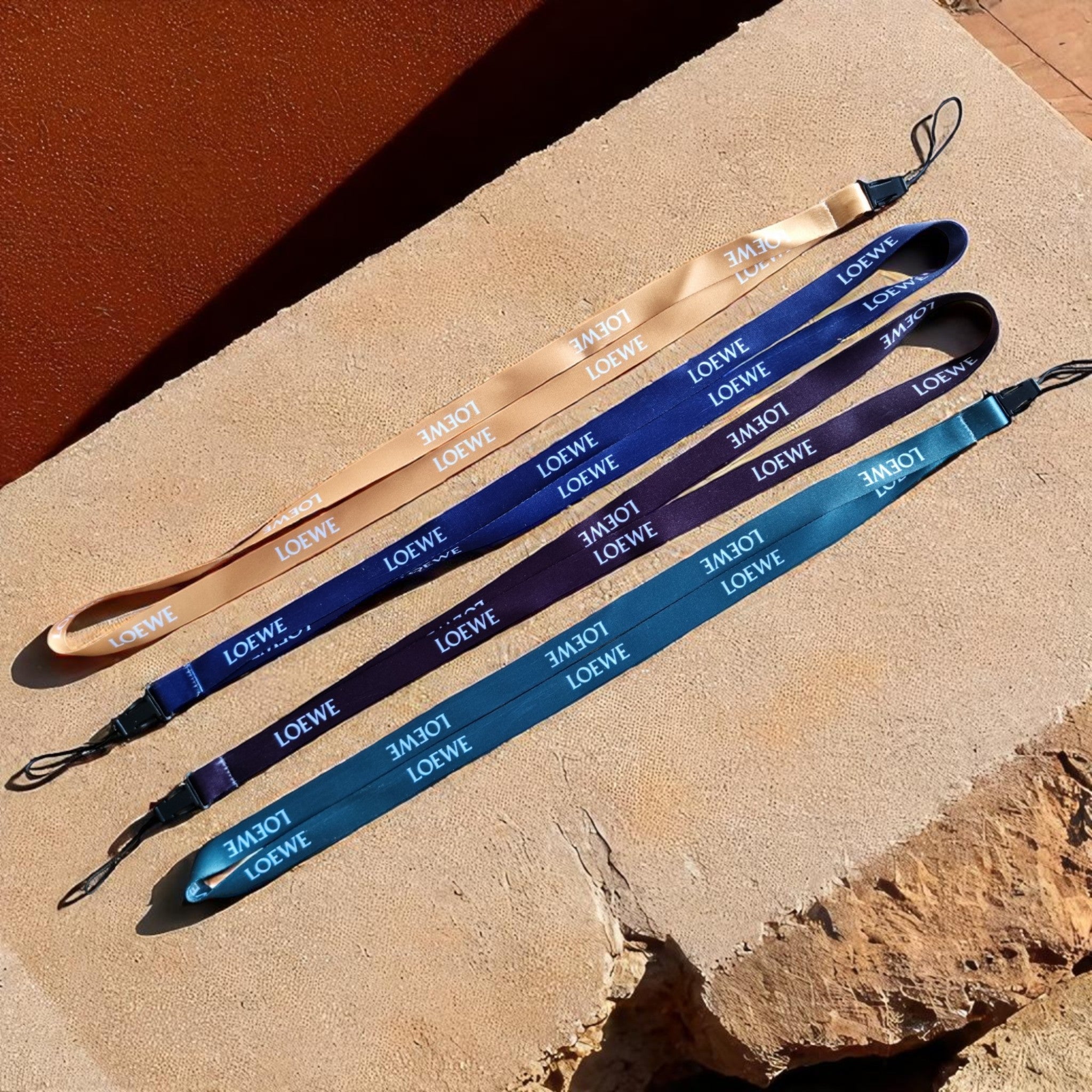 Tour de cou - avec attache portable